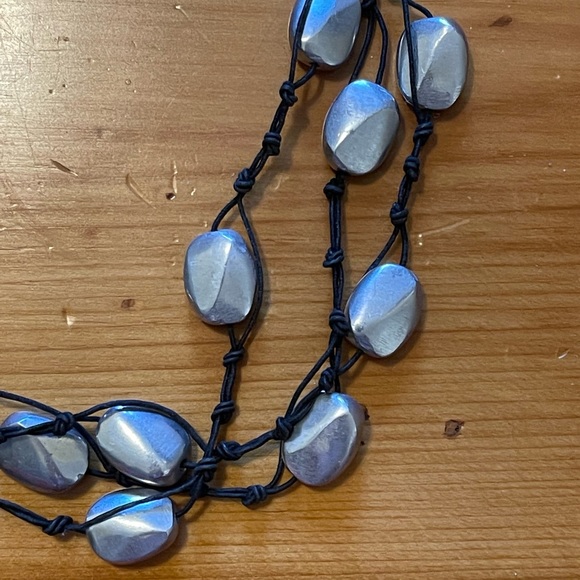 Silver beaded necklace - Picture 2 of 6